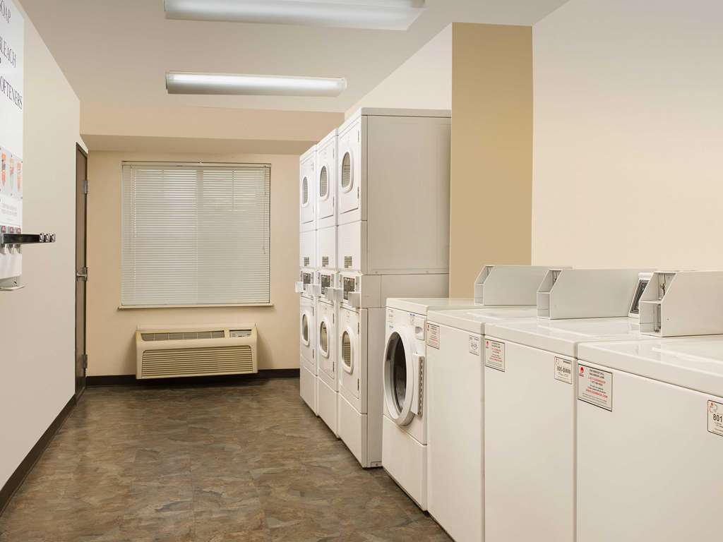 Woodspring Suites サクラメント 設備 写真